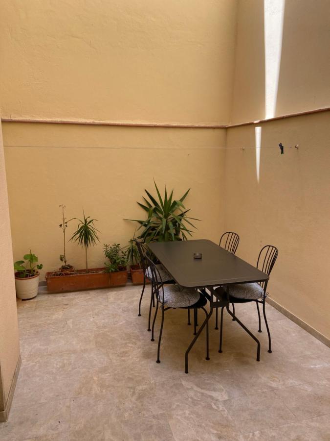 Central Apartment With Patio By Wayra Tarifa Luaran gambar